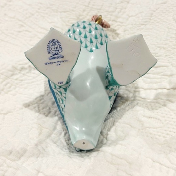 O1-Retired Herend Fishnet Puffin with Fish Figurine - Picture 4 of 8